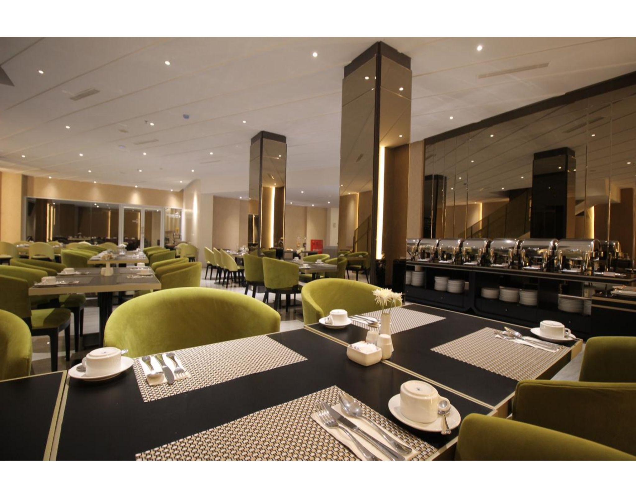 Forriz Hotel Jogjakarta Buitenkant foto