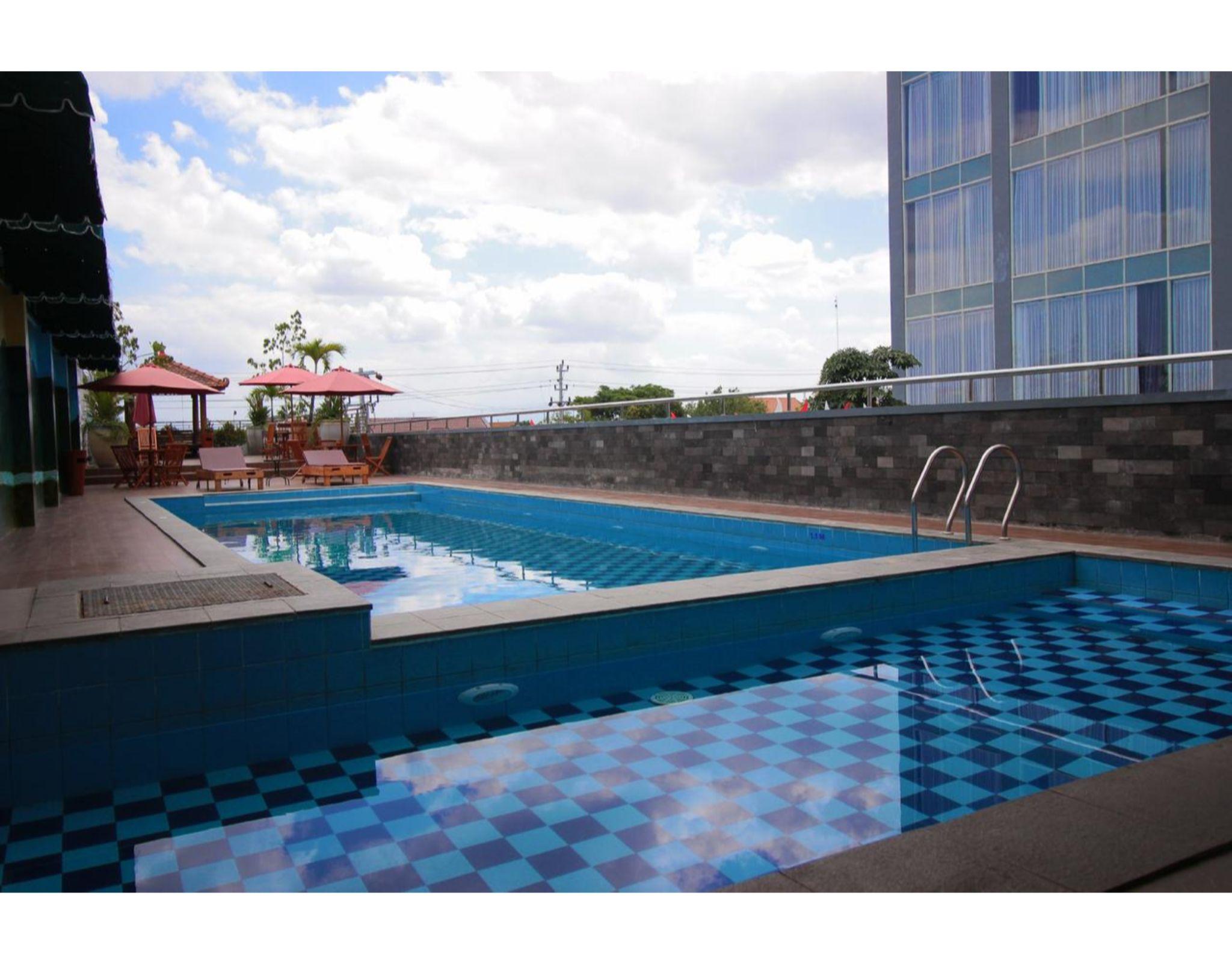 Forriz Hotel Jogjakarta Buitenkant foto