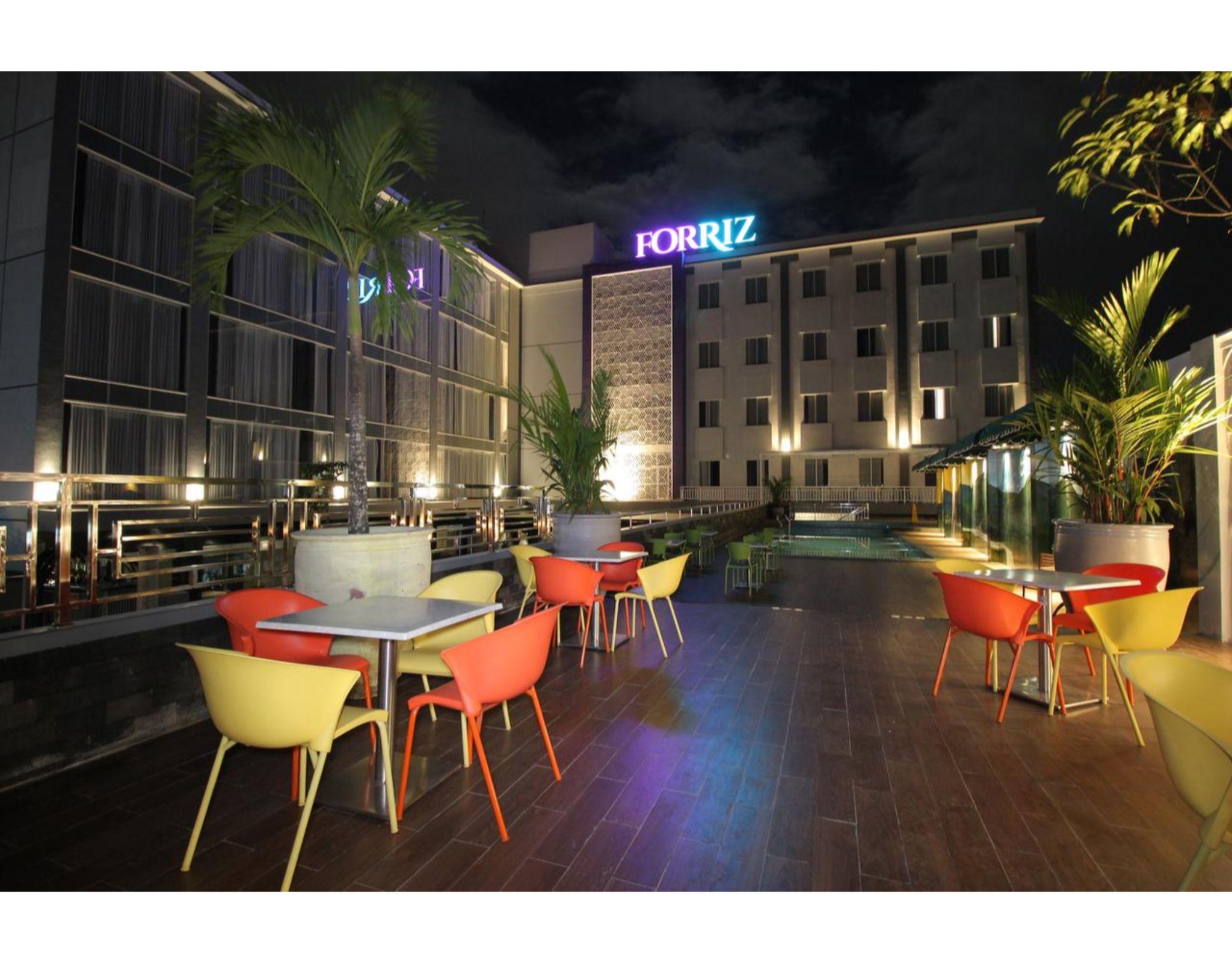 Forriz Hotel Jogjakarta Buitenkant foto