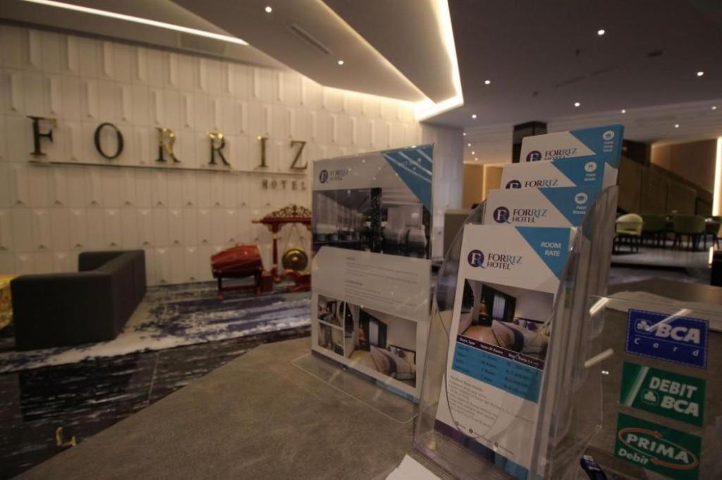 Forriz Hotel Jogjakarta Buitenkant foto