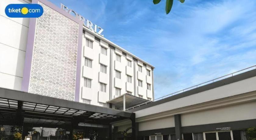 Forriz Hotel Jogjakarta Buitenkant foto