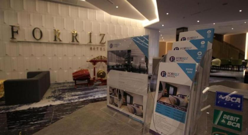 Forriz Hotel Jogjakarta Buitenkant foto