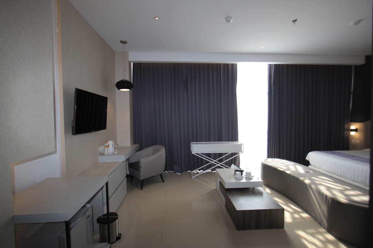 Forriz Hotel Jogjakarta Buitenkant foto
