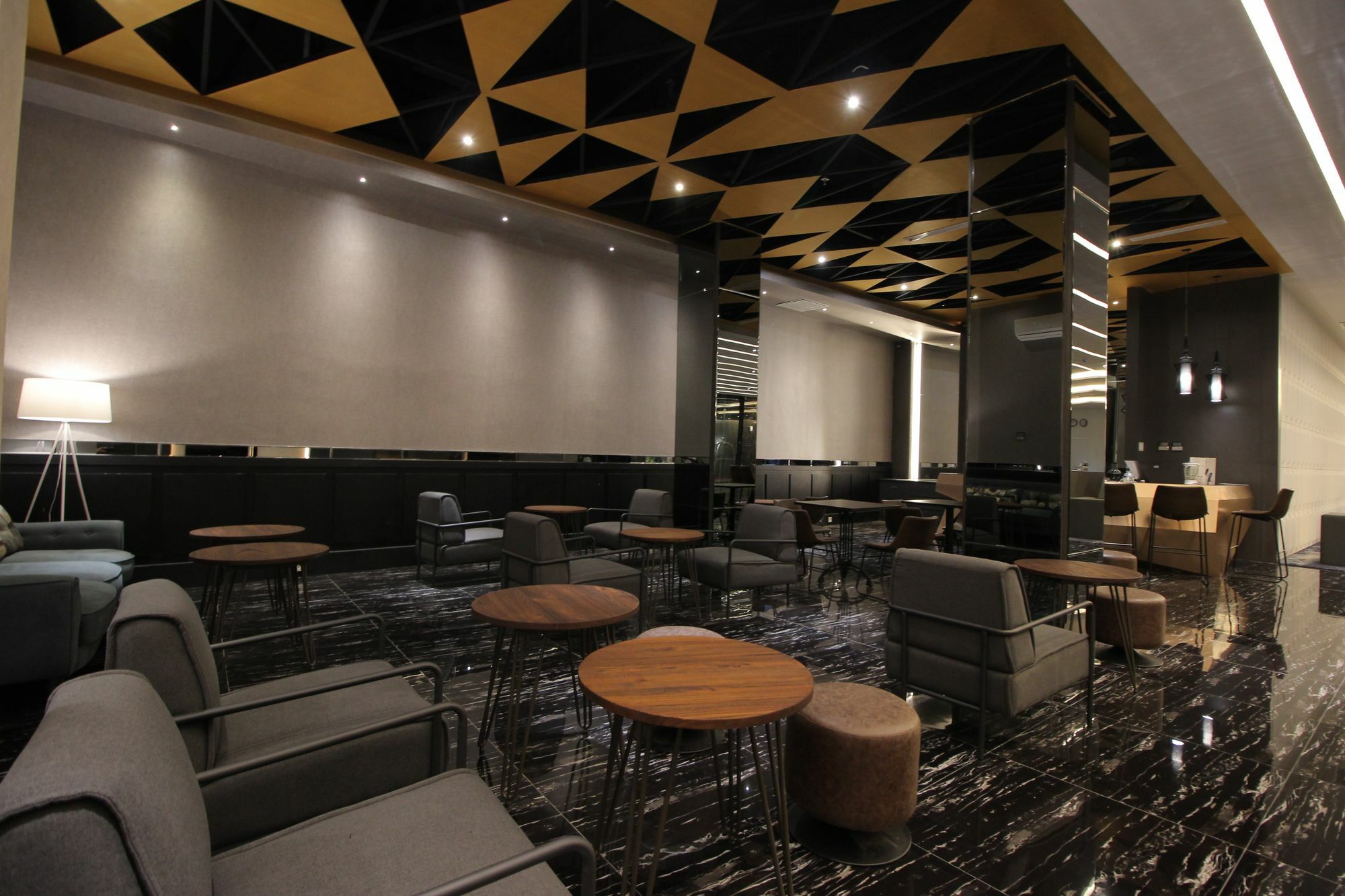 Forriz Hotel Jogjakarta Buitenkant foto